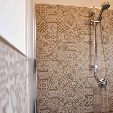 招待所 Madrice 66